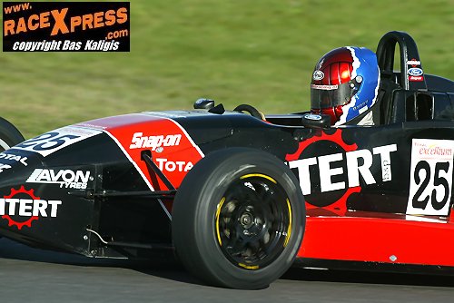 Nick in actie met Formule Ford